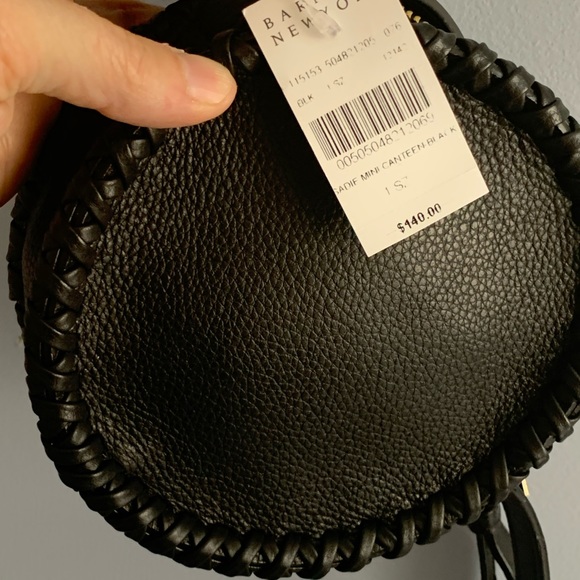 Barney’s NY NEW pebbled leather canteen crossbody - Picture 3 of 9